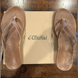 NIB - Women's OluKai® Honu Sandals Size 10